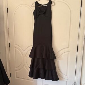 Elegant Black Sleeveless Dress